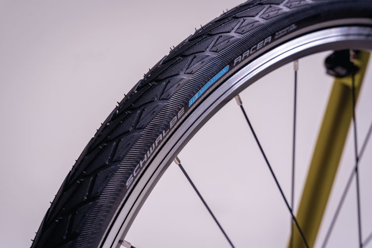 Räder und Naben. Mit geringem Rollwiderstand.